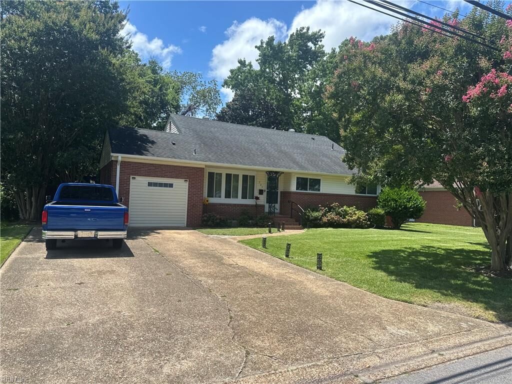 Property Photo: 523 Briar Hill Rd VA 23502