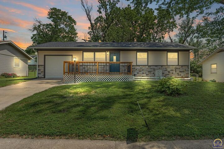 Property Photo:  3620 SE Pennsylvania Ave  KS 66605 