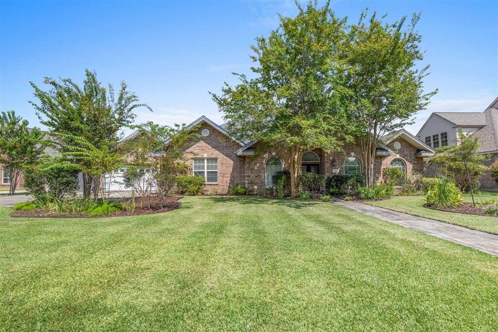 Property Photo:  4111 Woodside Dr Drive  LA 70605 