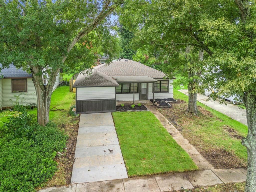 Property Photo: 2016 10th St Street LA 70601