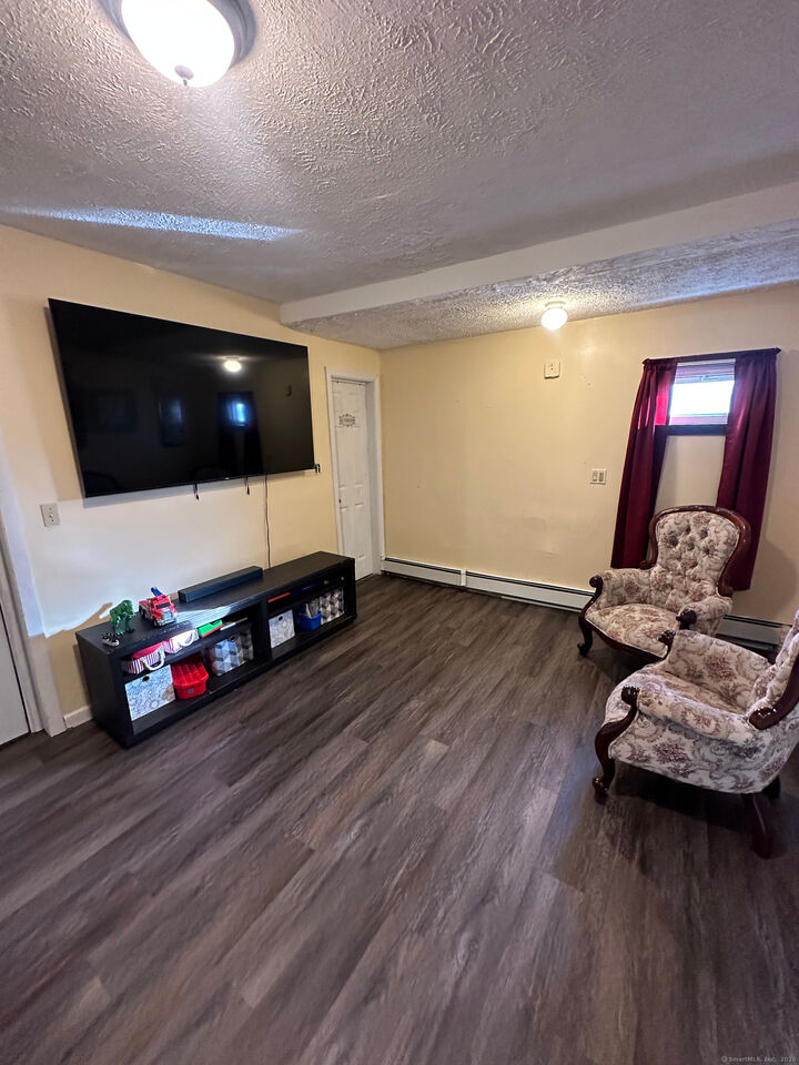 67 Laurel Street  East Hartford CT 06108 photo