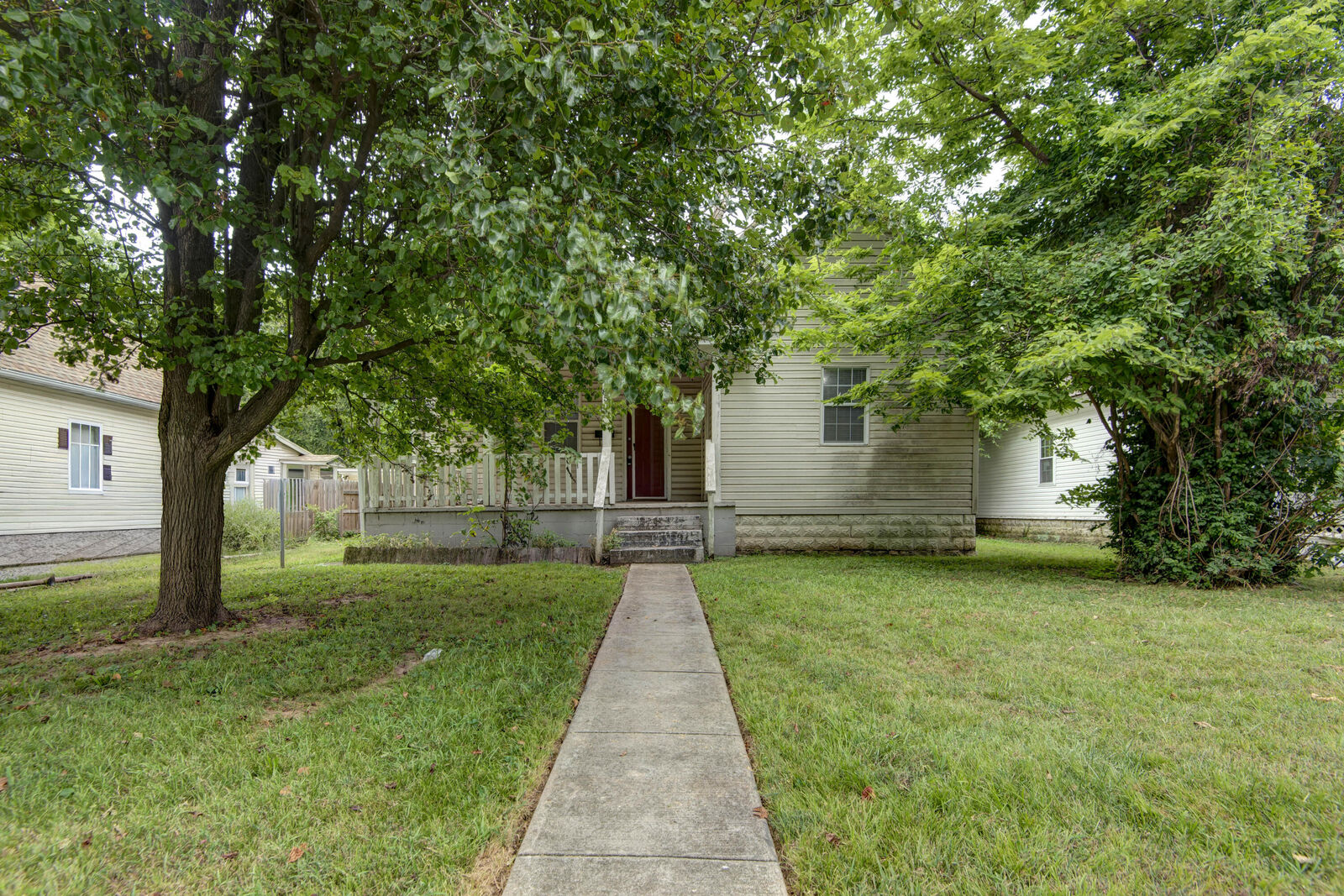 Property Photo:  850 S Missouri Avenue  MO 65806 