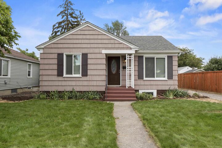 Property Photo:  1712 N Lacey St  WA 99207 