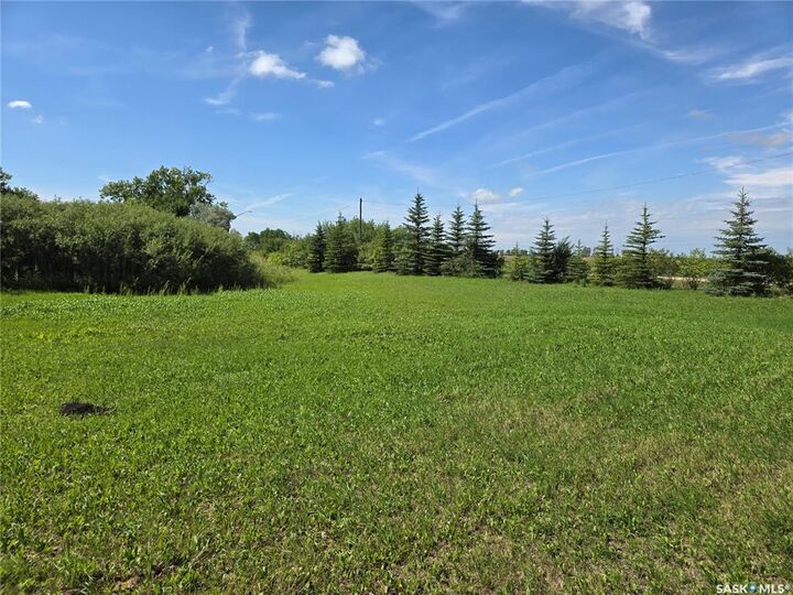 Property Photo:  1 1st Avenue  SK S0G 1K0 