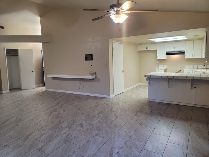 Property Photo:  516 N Velie Drive  CA 93292 