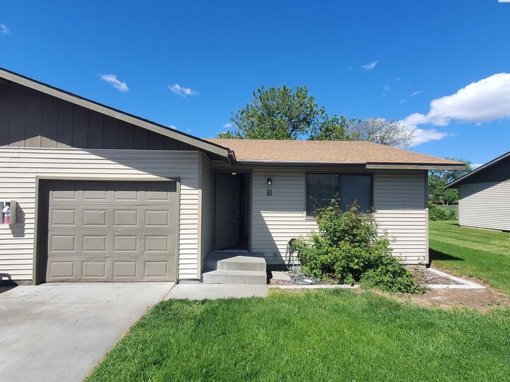 3400 W Wernett Rd #B  Pasco WA 99301 photo
