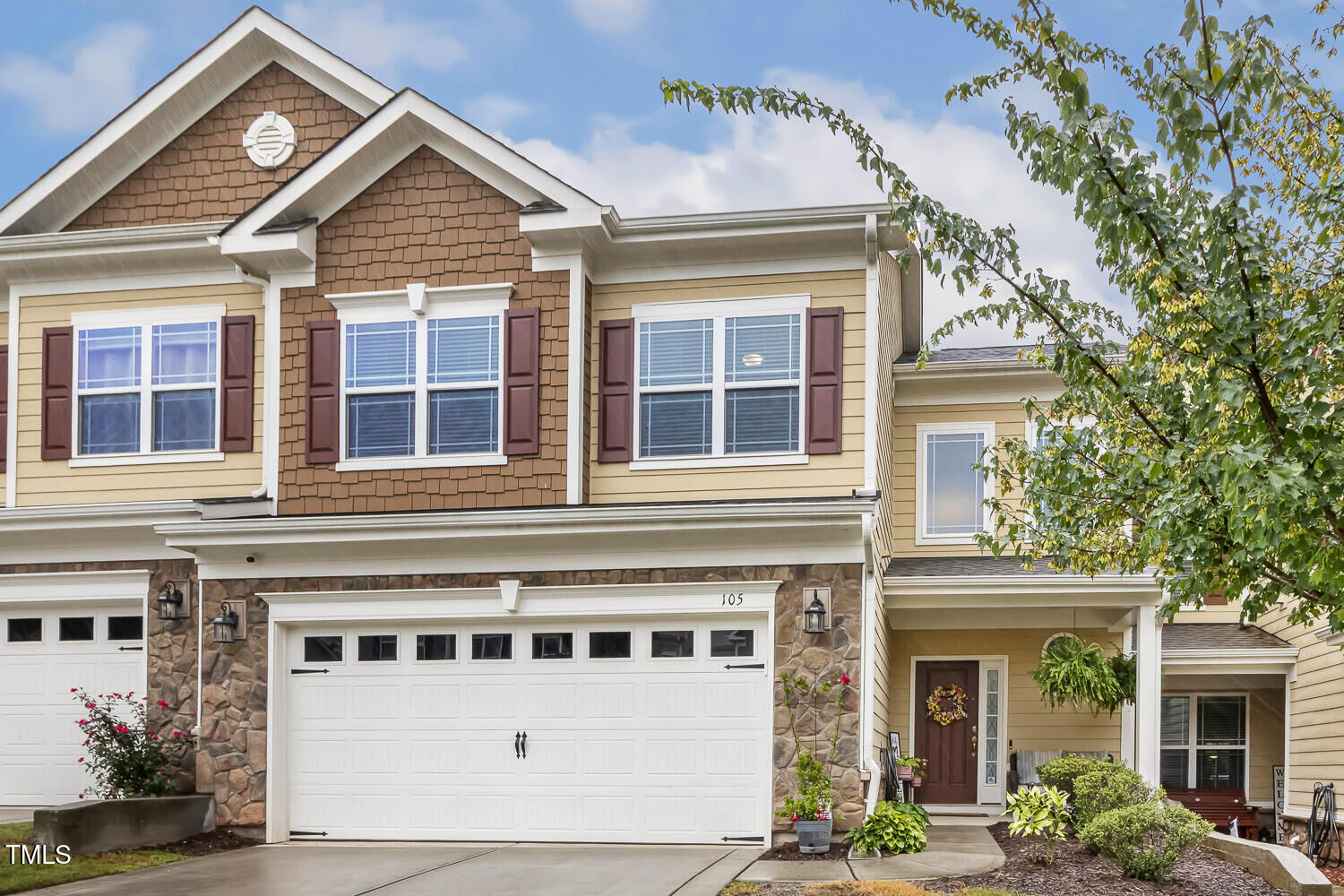 Property Photo: 105 Willow View Lane NC 27539