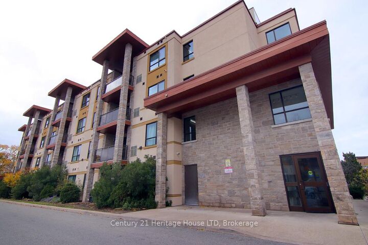 Property Photo:  26 Wellington Street 404  ON L2R 5P8 