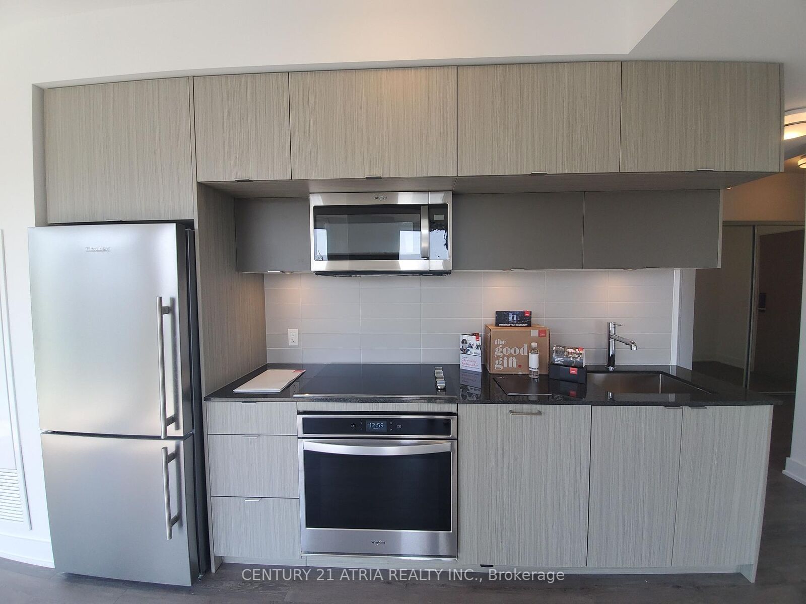 Property Photo:  575 Bloor Street E 2108  ON M4W 0B2 