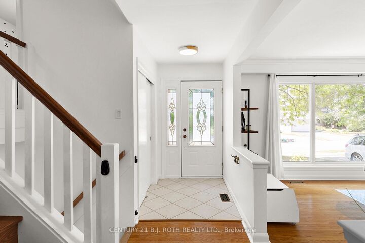Property Photo: 410 Codrington Street ON L4M 1T3