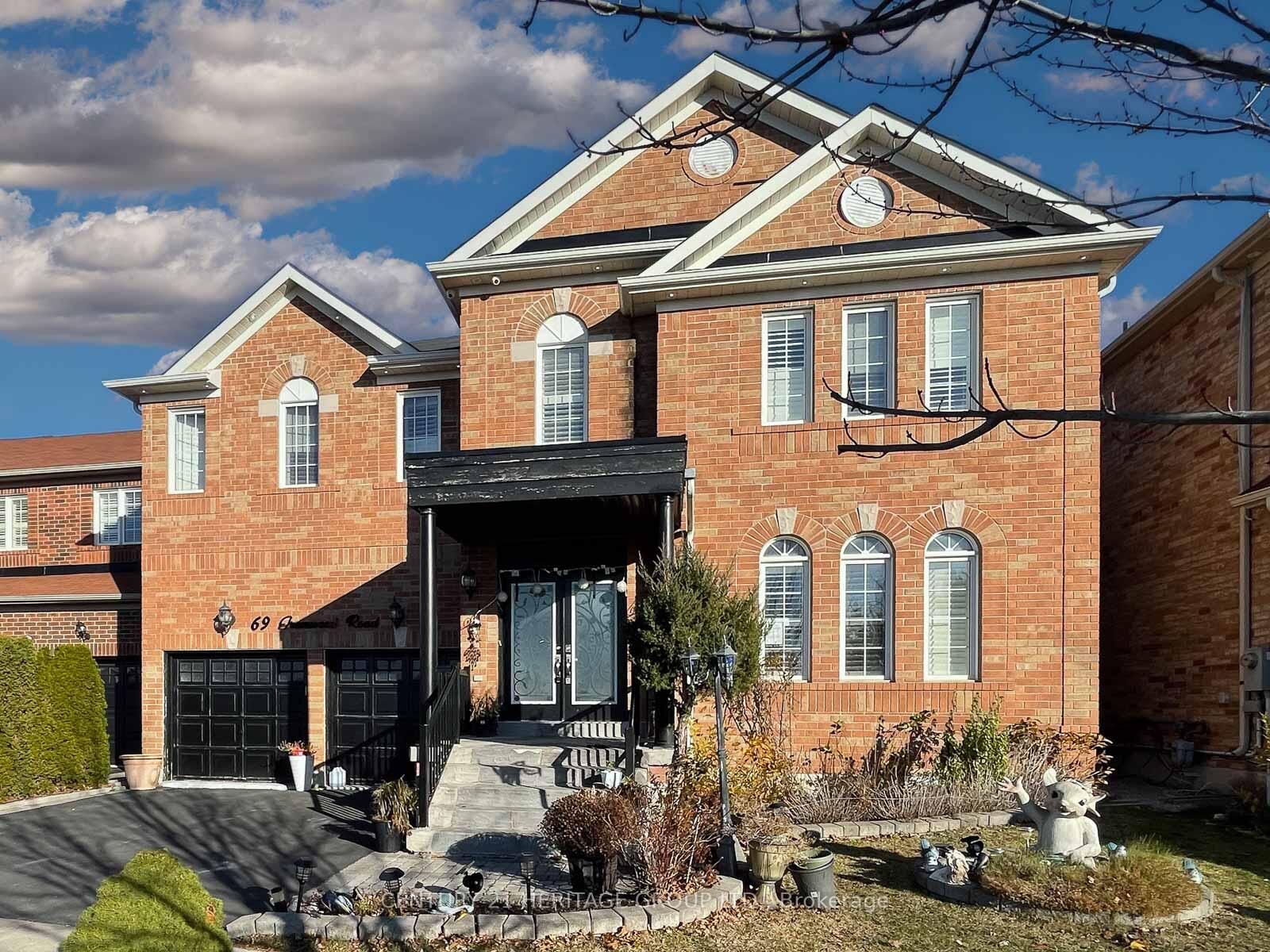 Photo de la propriété: 69 Greenwood Road ON L4A 0N8