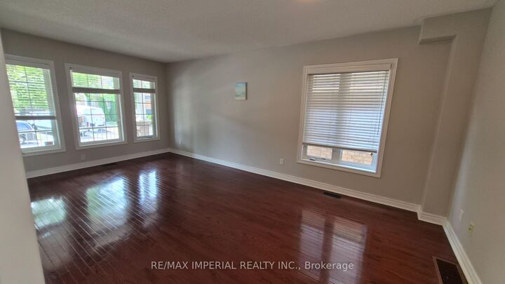Photo de la propriété: 118 Flagstone Way ON L3X 2Z8