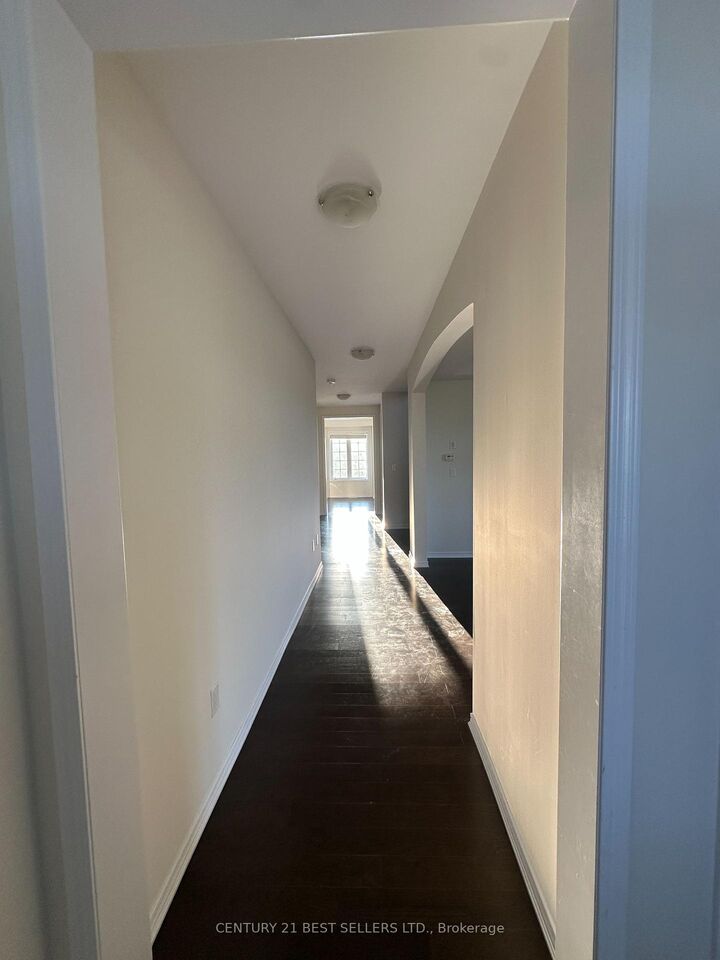 Photo de la propriété:  1 Fleming Crescent  ON N3W 0C4 