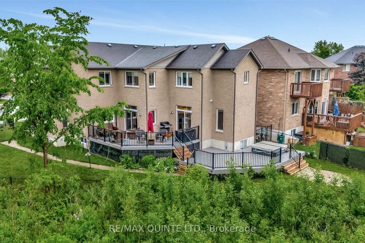 Property Photo:  10 Meagher Place  ON K8P 0C1 