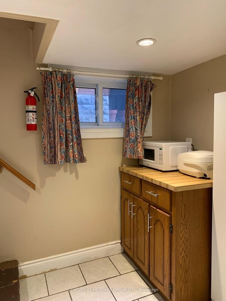 23 Haddon Avenue N Bsmt  Hamilton ON L8S 4A2 photo