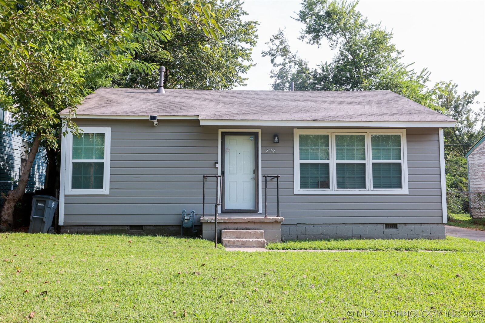 Property Photo:  2142 E Seminole Street  OK 74110 