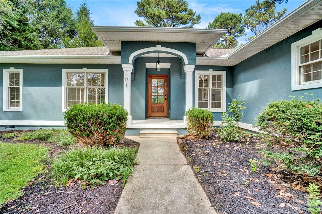Property Photo: 301 Beech View Court SC 29672