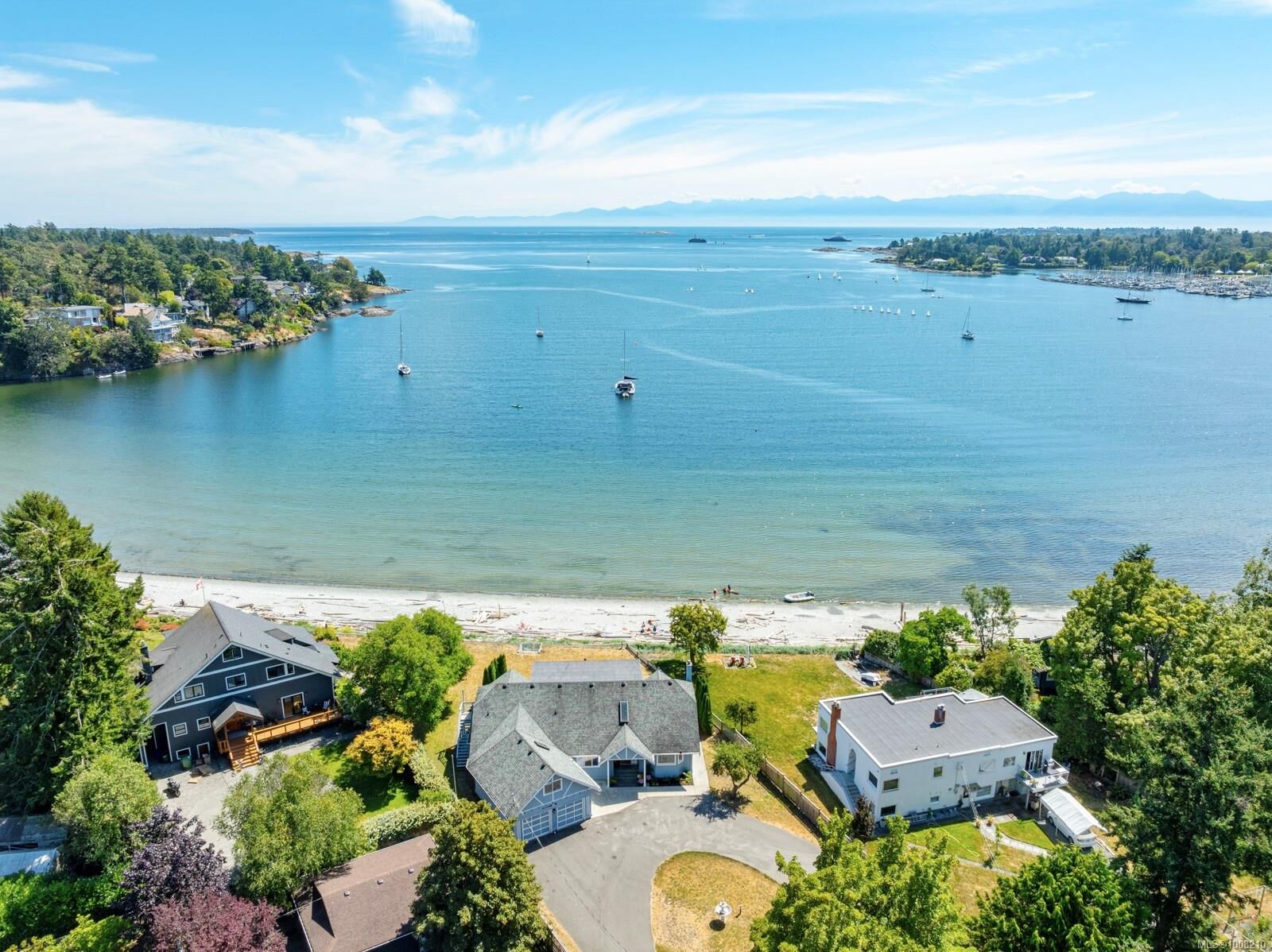 Property Photo:  3905B Cadboro Bay Rd  BC V8N 4G3 