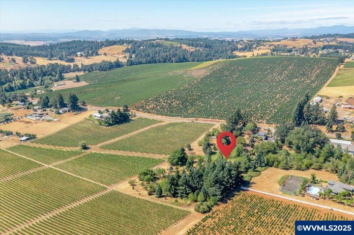 Property Photo: 8032 Liberty Rd S OR 97306