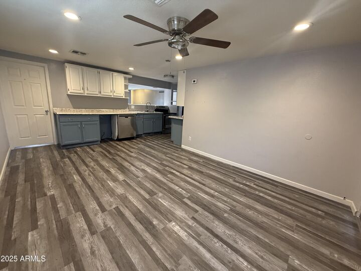 Property Photo: 125 S 83rd Place AZ 85208