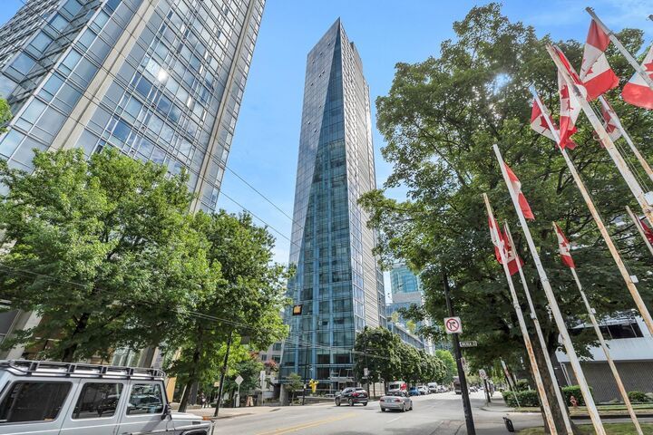Property Photo: 1499 W Pender Street 1601 BC V6G 0A7