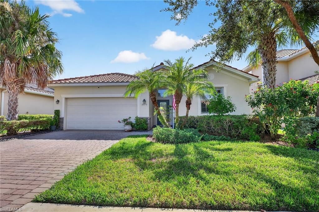 Property Photo: 2073 Fairmont Ln FL 34120