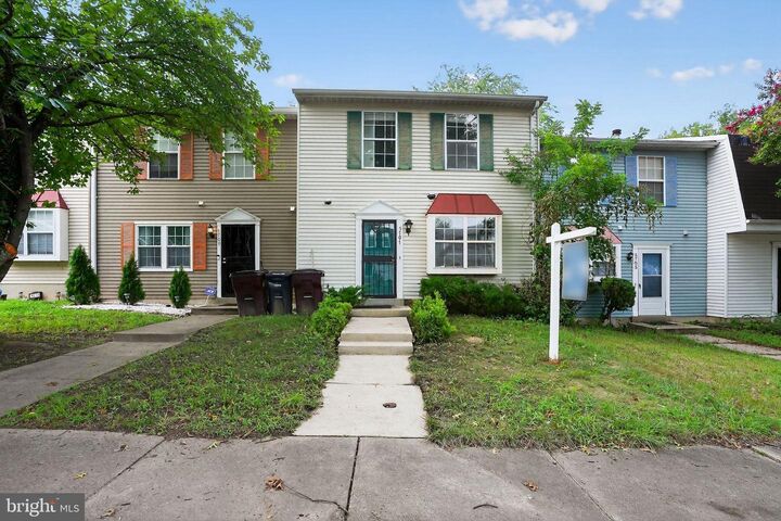 Property Photo: 5707 Falkland Place MD 20743