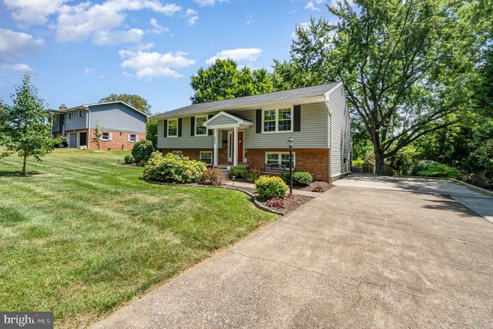 Property Photo: 988 W Areba Avenue PA 17033