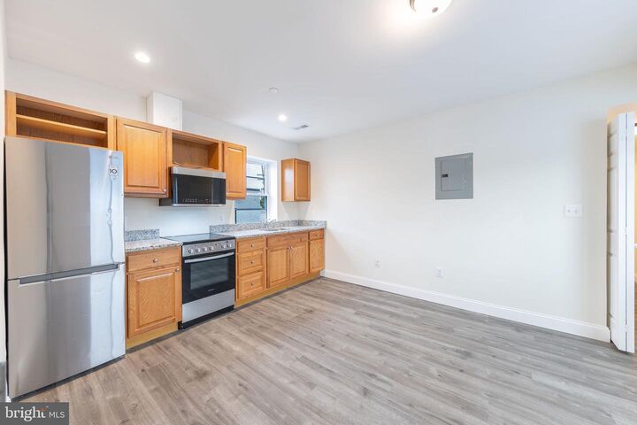 Property Photo:  4230 6th Street SE  DC 20032 