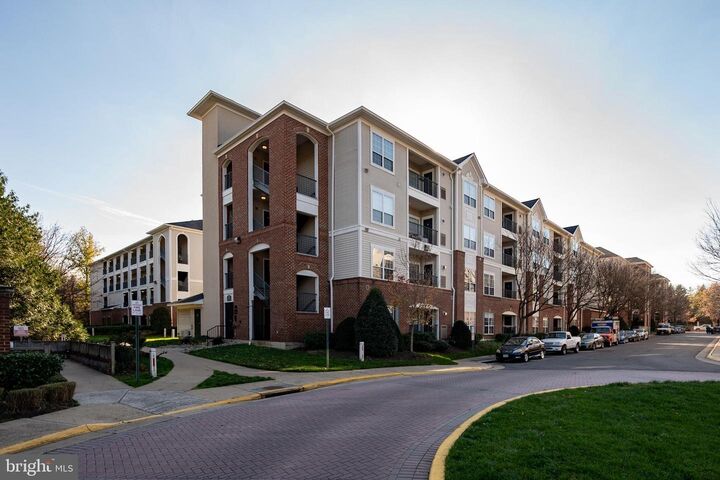 Property Photo:  4860 Eisenhower Avenue 286  VA 22304 