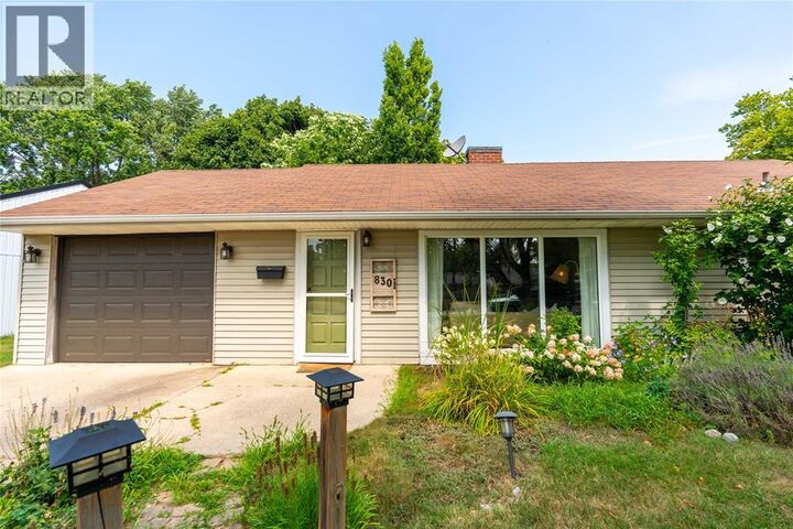 Property Photo: 830 Retlaw Drive ON N7V 2W7