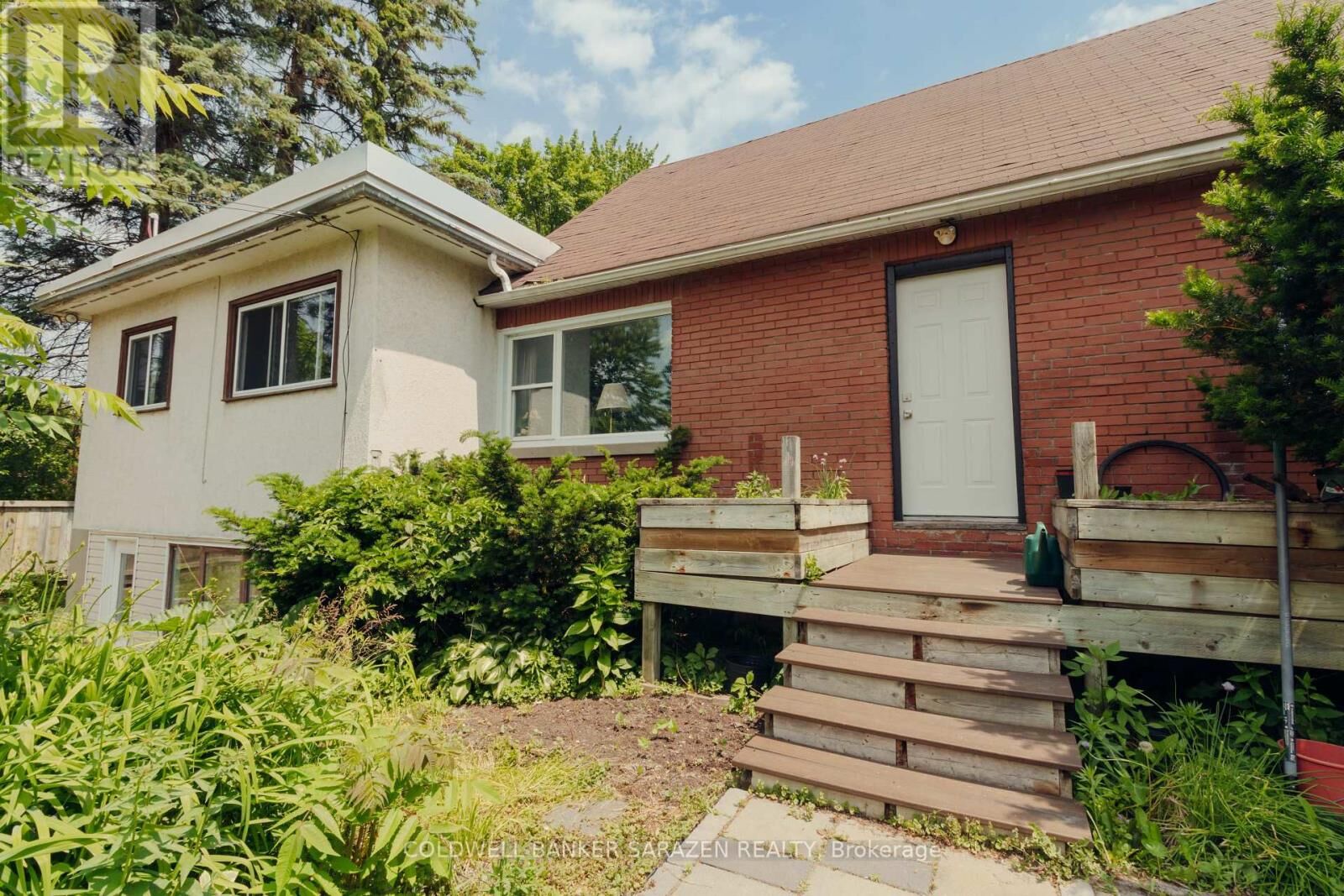 Property Photo:  2013 Prince Of Wales Drive  ON K2C 3J7 