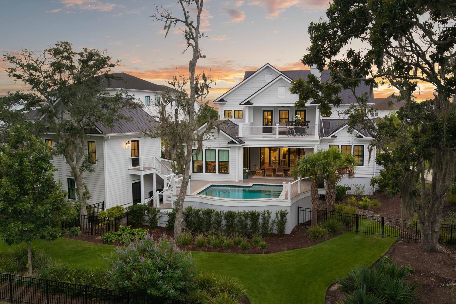 Property Photo:  351 Lesesne Street  SC 29492 