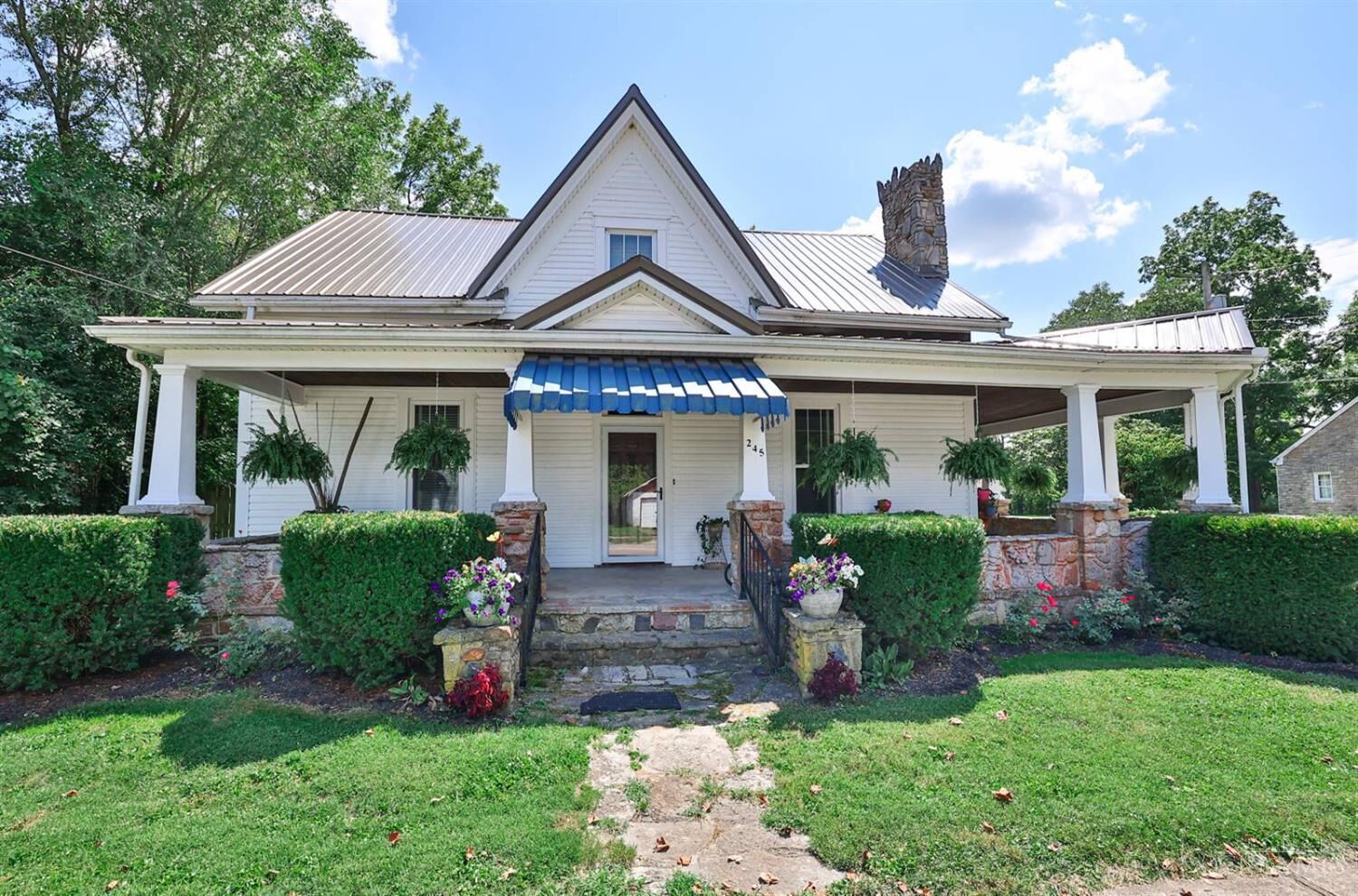 Property Photo:  245 E Plane Street  OH 45106 