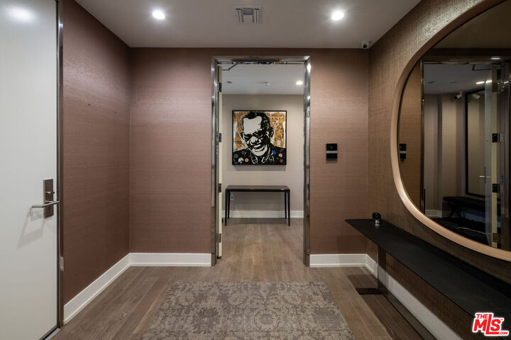 Property Photo:  460 N Palm Dr  CA 90210 