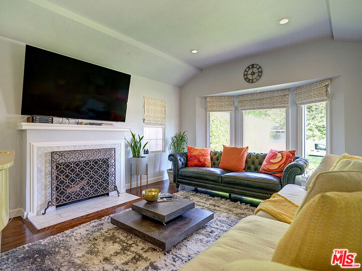 Property Photo:  1019 S Rimpau Blvd  CA 90019 