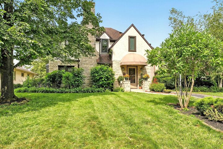 95 S Stanwood Road  Columbus OH 43209 photo