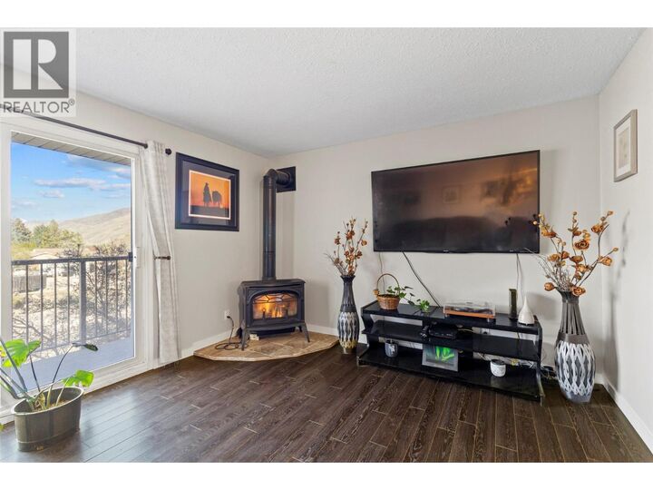 Property Photo:  865 McQueen Drive  BC V2B 7X8 