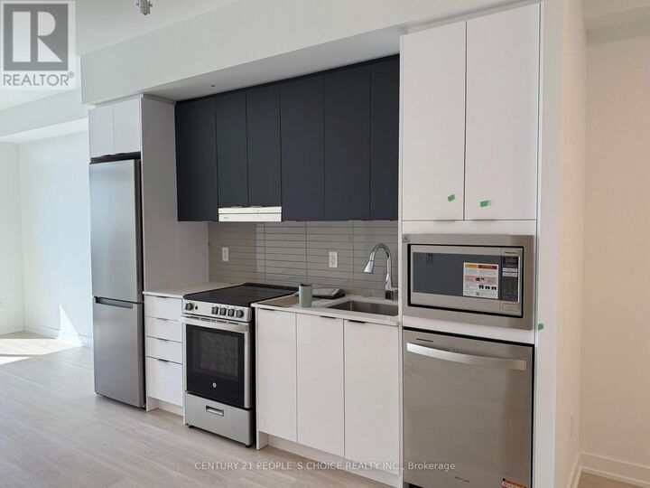 Property Photo: 5105 Hurontario Street 2803 ON L4Z 3X7