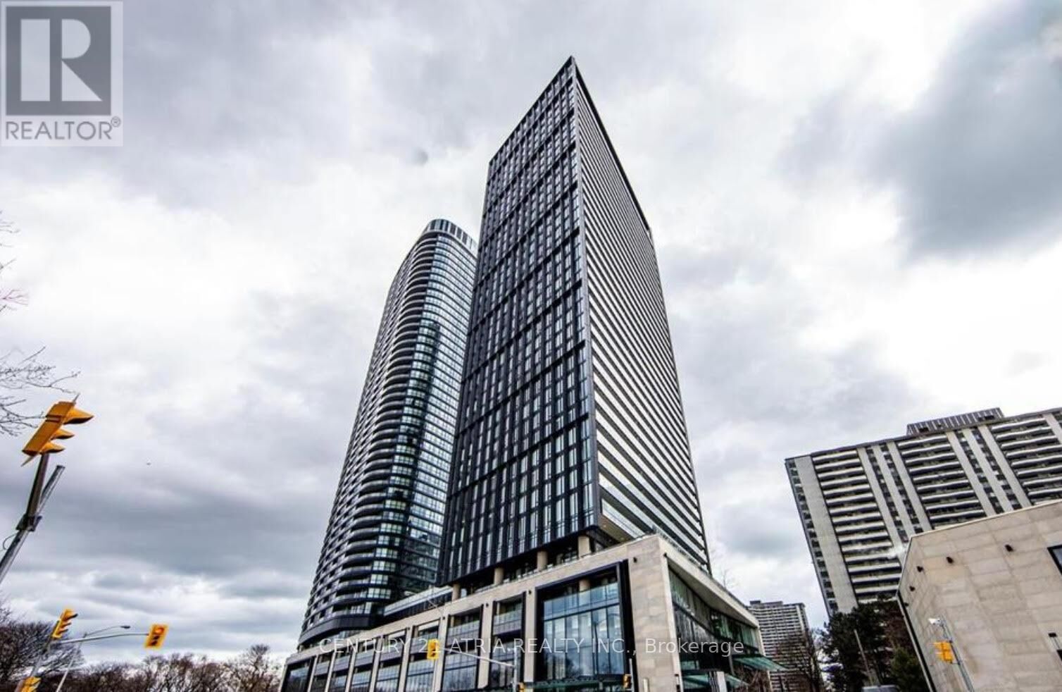 Property Photo: 575 Bloor Street East 1705 ON M4W 0B2