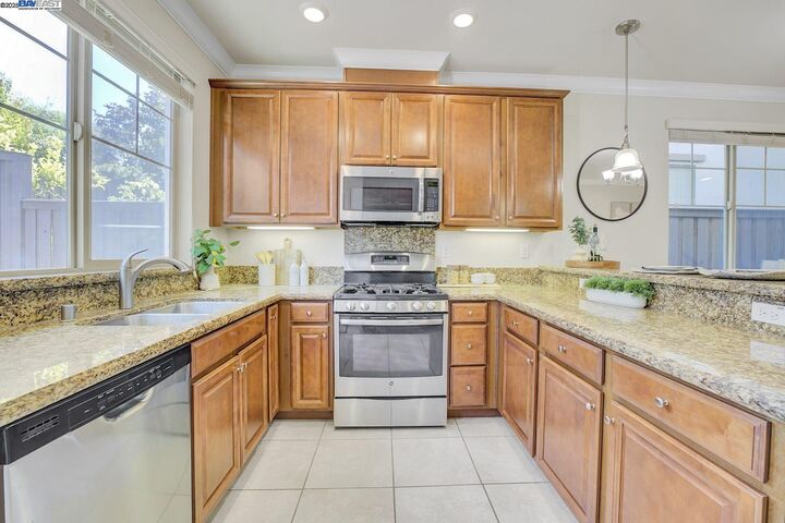 Property Photo: 41538 Casabella Cmn CA 94539