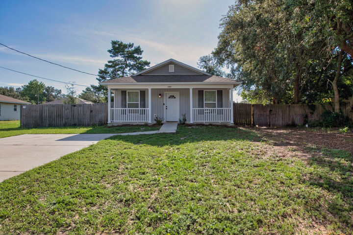1989 Justice Circle  Gulf Breeze FL 32563 photo