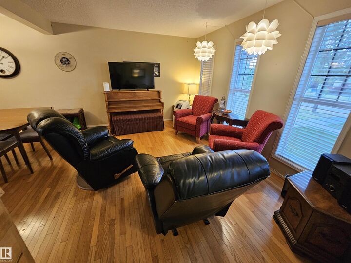 Property Photo:  2333 Aspen Trail  AB T8H 0G3 