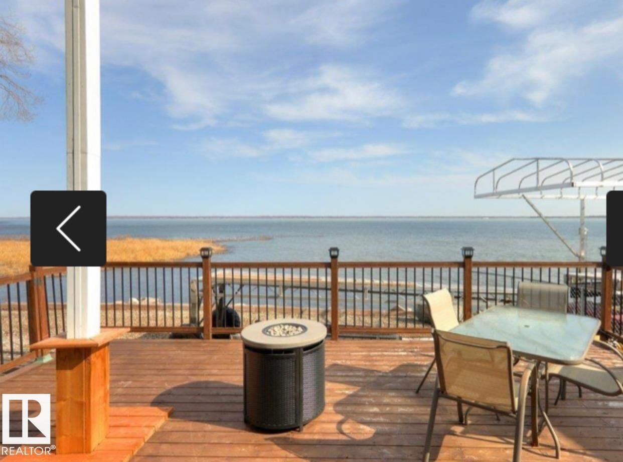 Property Photo: 6822 50 Avenue AB T0E 0A0