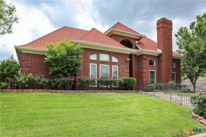 Property Photo:  2110 Lakeview Loop  TX 76543 