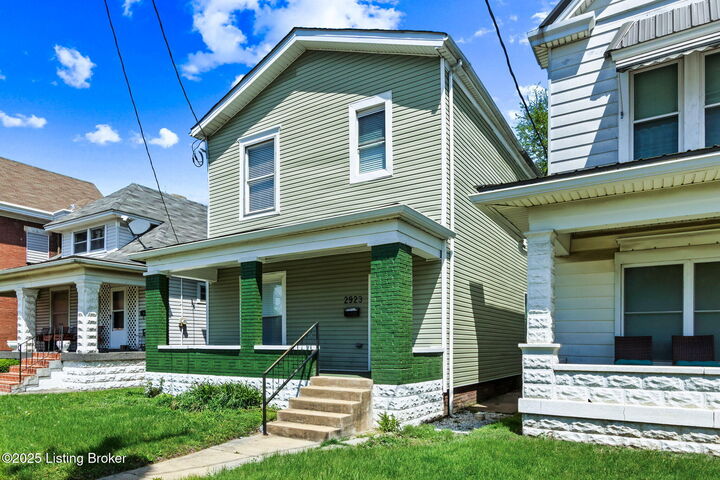 Property Photo: 2923 W Market St KY 40212