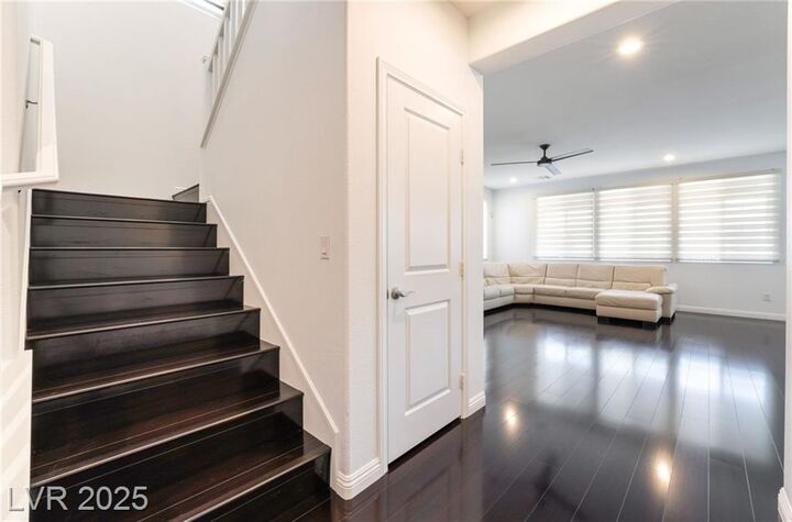 Property Photo: 10315 Turia Gardens Road NV 89135