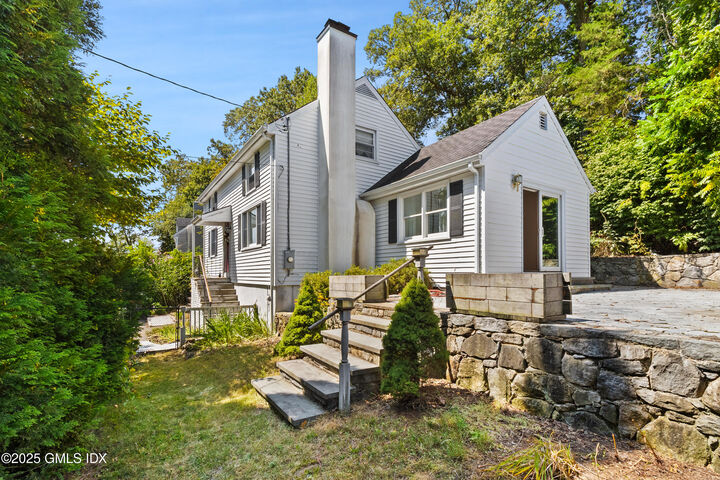 Property Photo: 17 Cornwall Road CT 06850