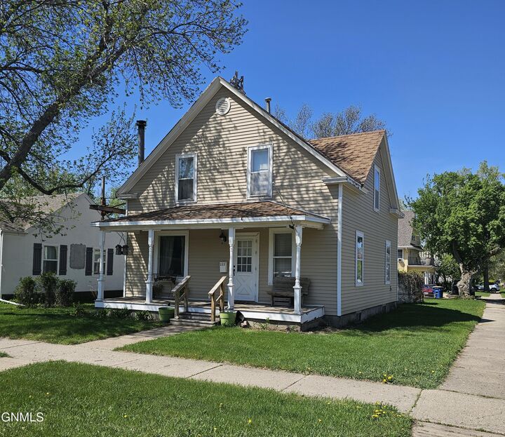 223 6th Avenue NE  Jamestown ND 58401 photo