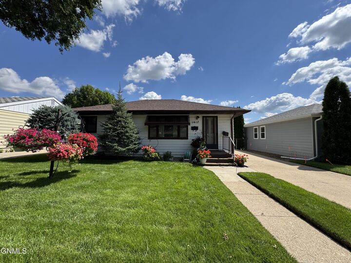 1417 N 15th Street  Bismarck ND 58501 photo